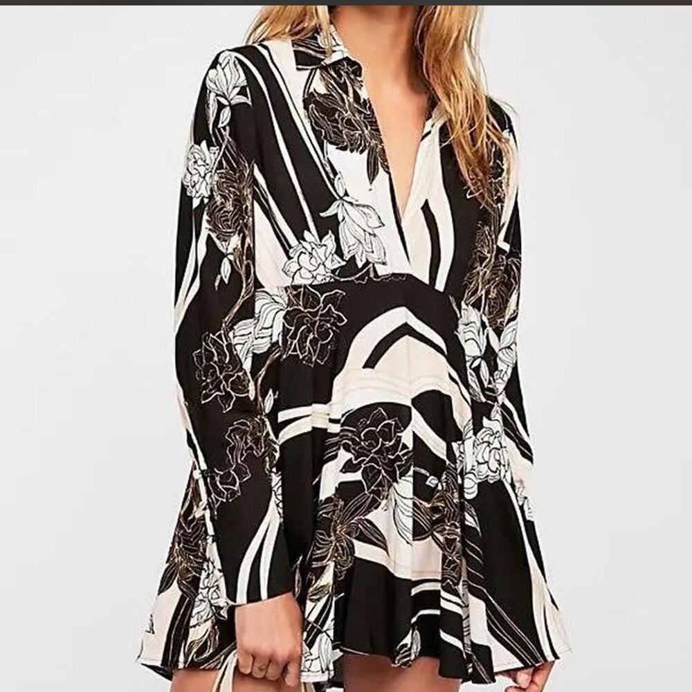 Free People black & white floral print mini dress with long sleeves size small